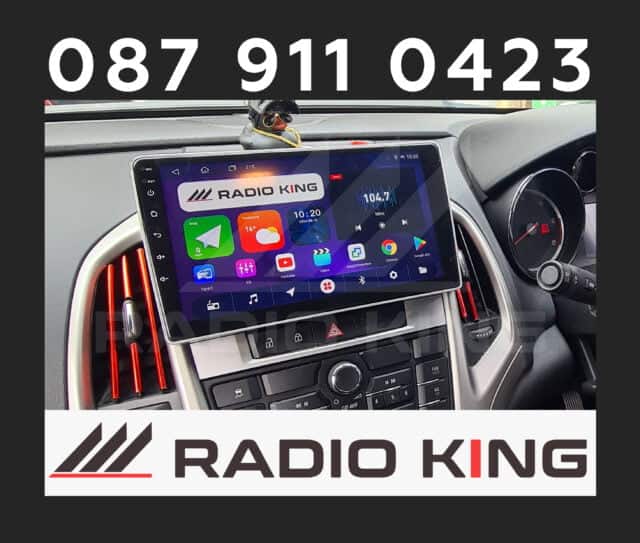 Android car radio with CarPlay system installed in a vehicle dashboard.