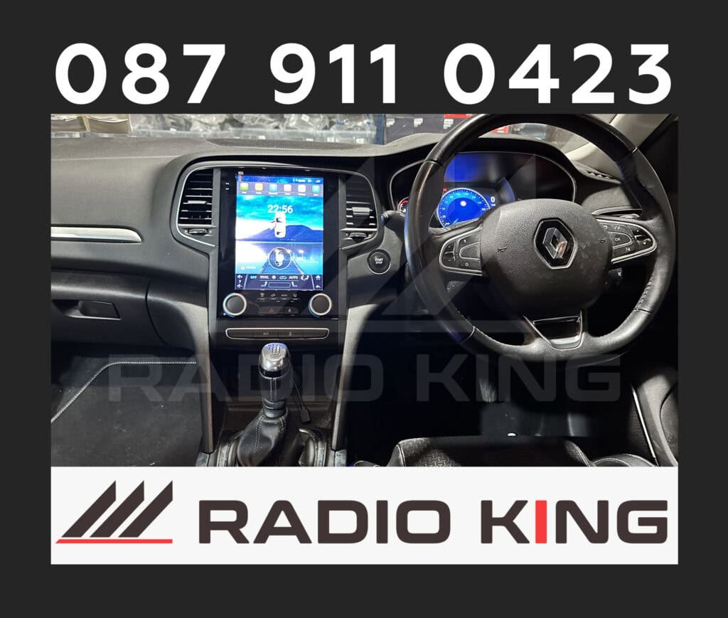 Advanced Android car radio and CarPlay system installed in Renault vehicle.