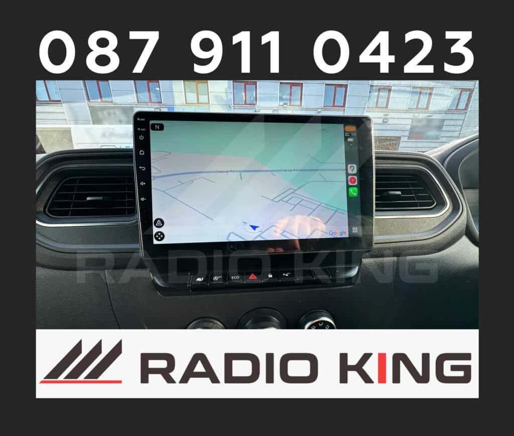 Android car radio with CarPlay system displayed inside a vehicle.